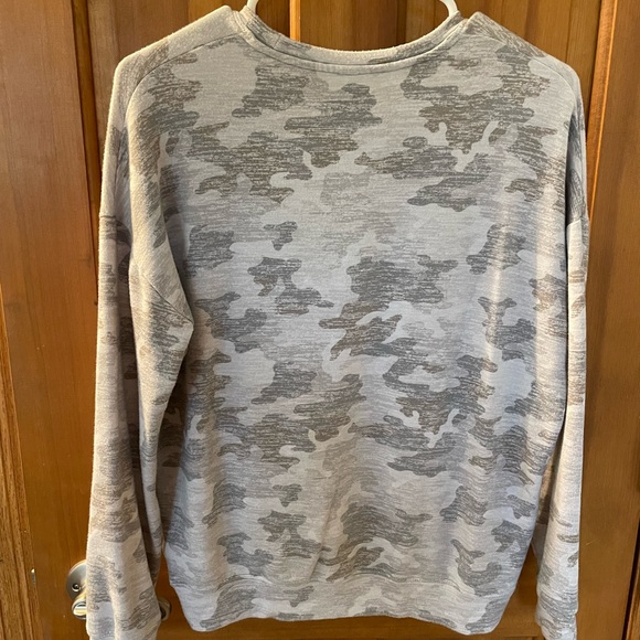 Athleta XS Camouflage/Camo print Sweatshirt - Picture 3 of 4